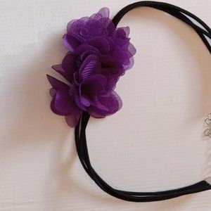 Chocker with flowe